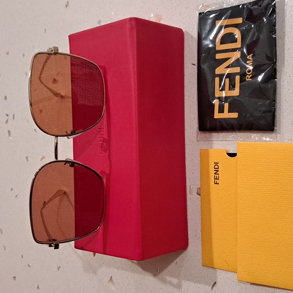 New Fendi Brown Square Monogram Lens Sunglasses - Picture 2 of 9